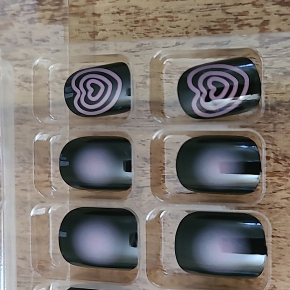 2/$16 Pink Hearts Press On Nails - Picture 13 of 13